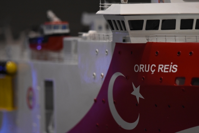 Türkiye'nin milli sismik gemisi "Oruç Reis"e bilim insanlarından övgü
